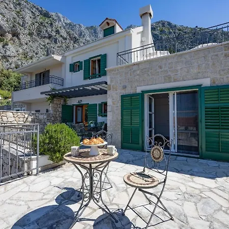 Gemuetliches Ferienhaus Mit Beheiztem Pool In Ruhiger Lage Oberhalb Holiday home Makarska