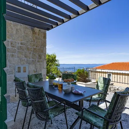Gemuetliches Ferienhaus Mit Beheiztem Pool In Ruhiger Lage Oberhalb Holiday home Makarska